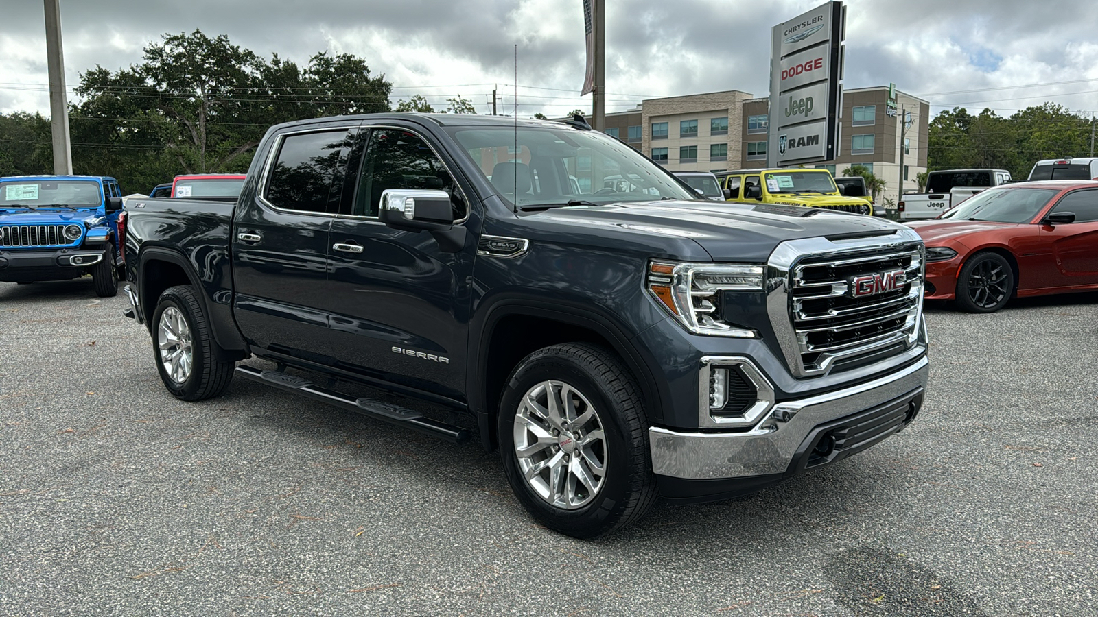 2021 GMC Sierra 1500 SLT 12