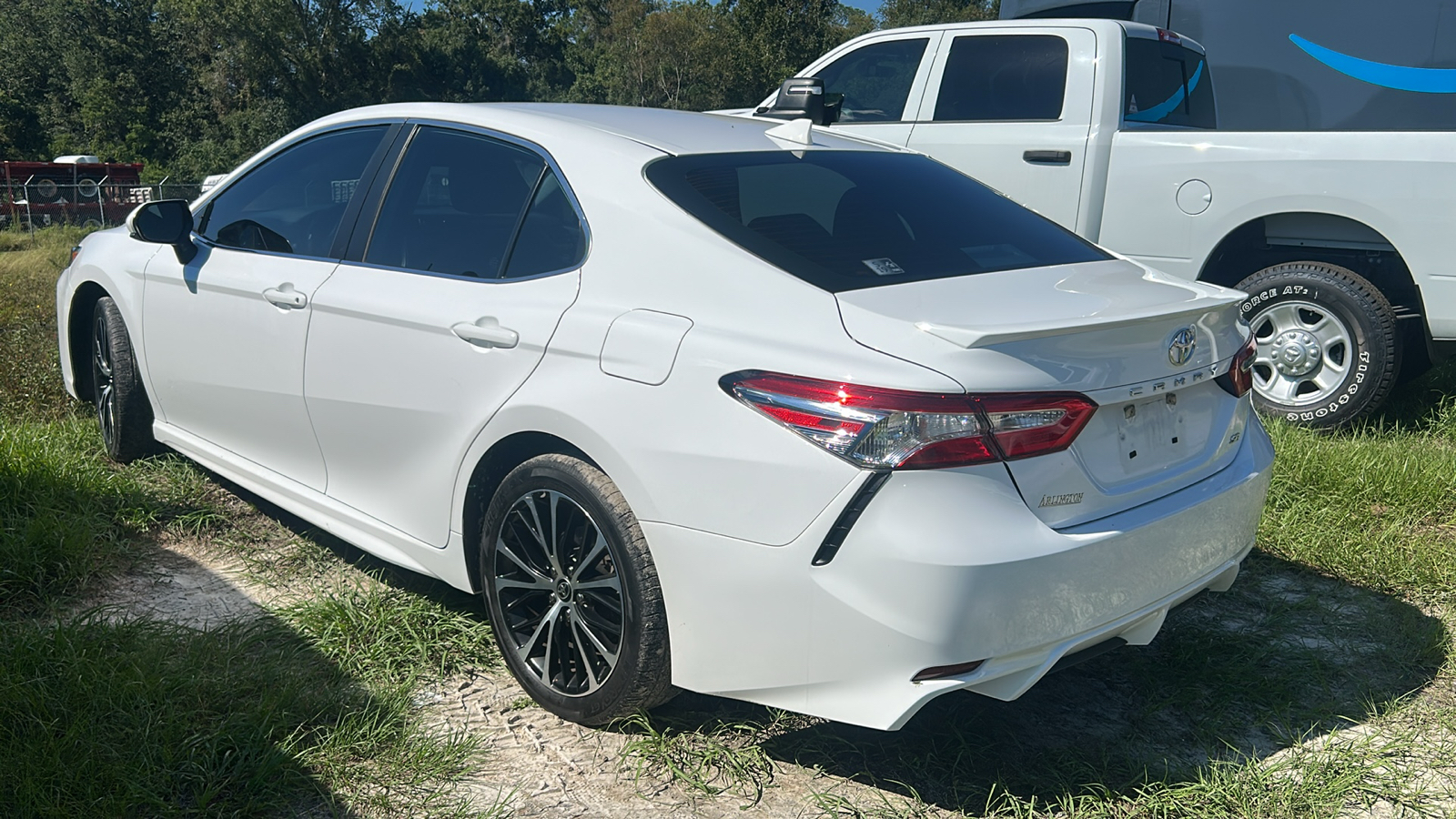 2020 Toyota Camry SE 2