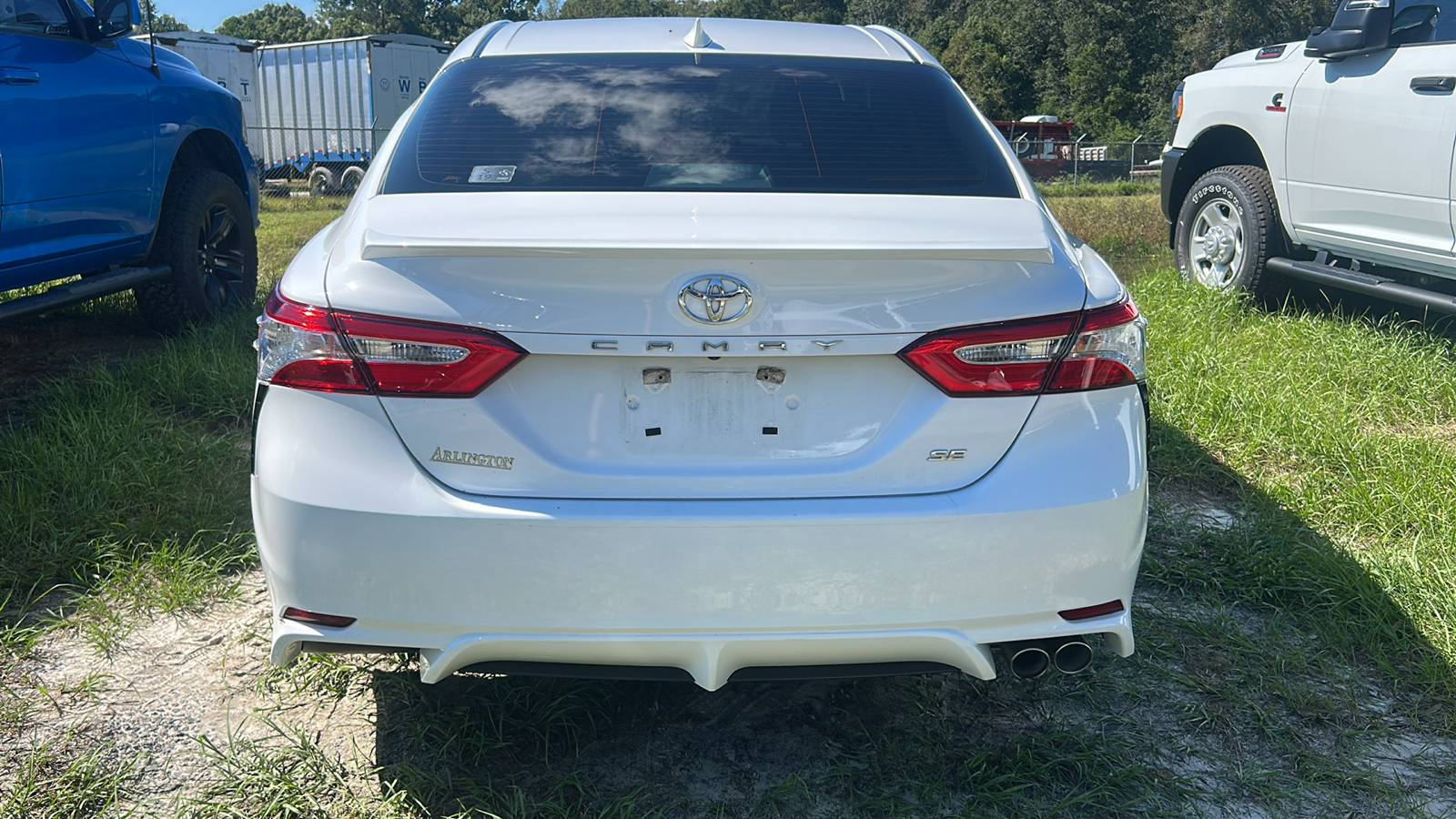 2020 Toyota Camry SE 3