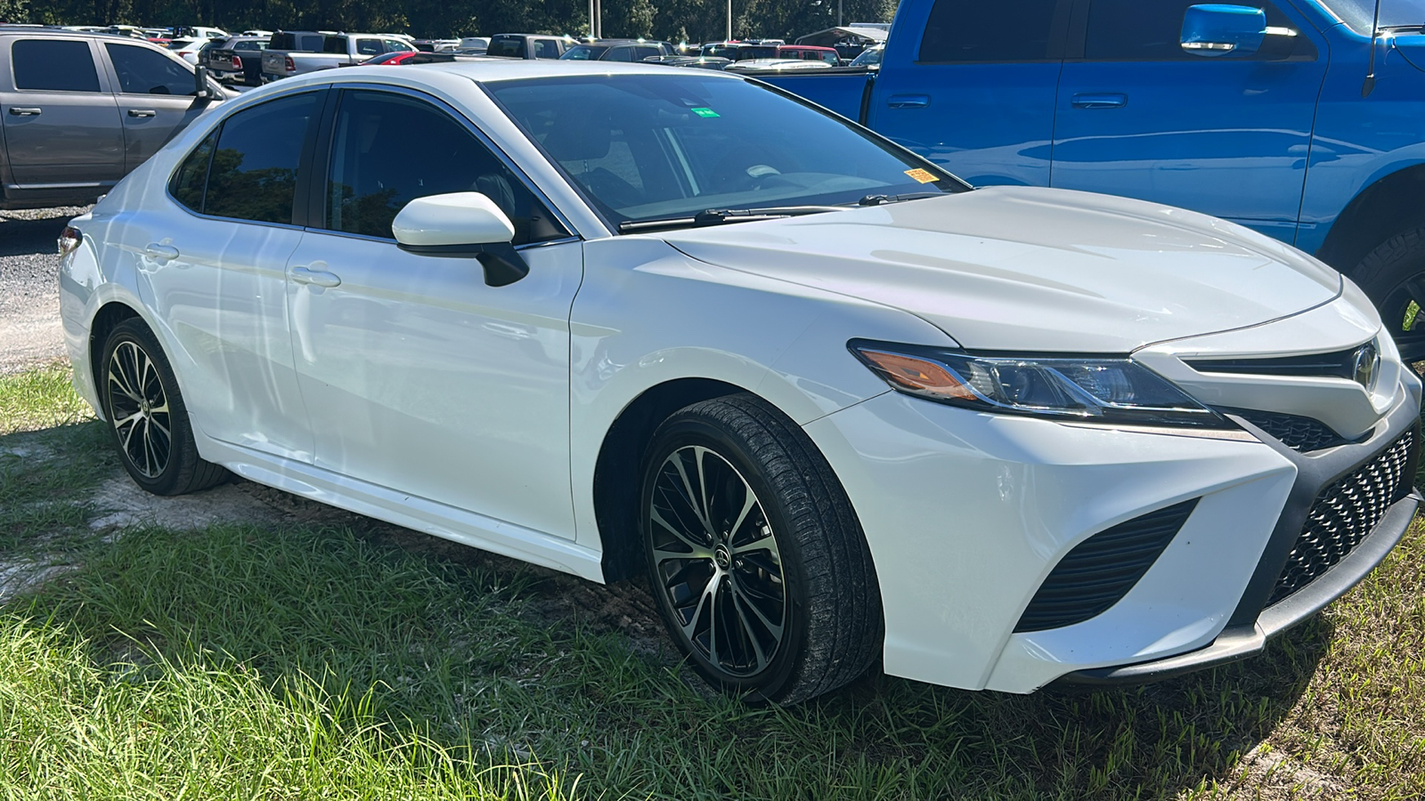 2020 Toyota Camry SE 5