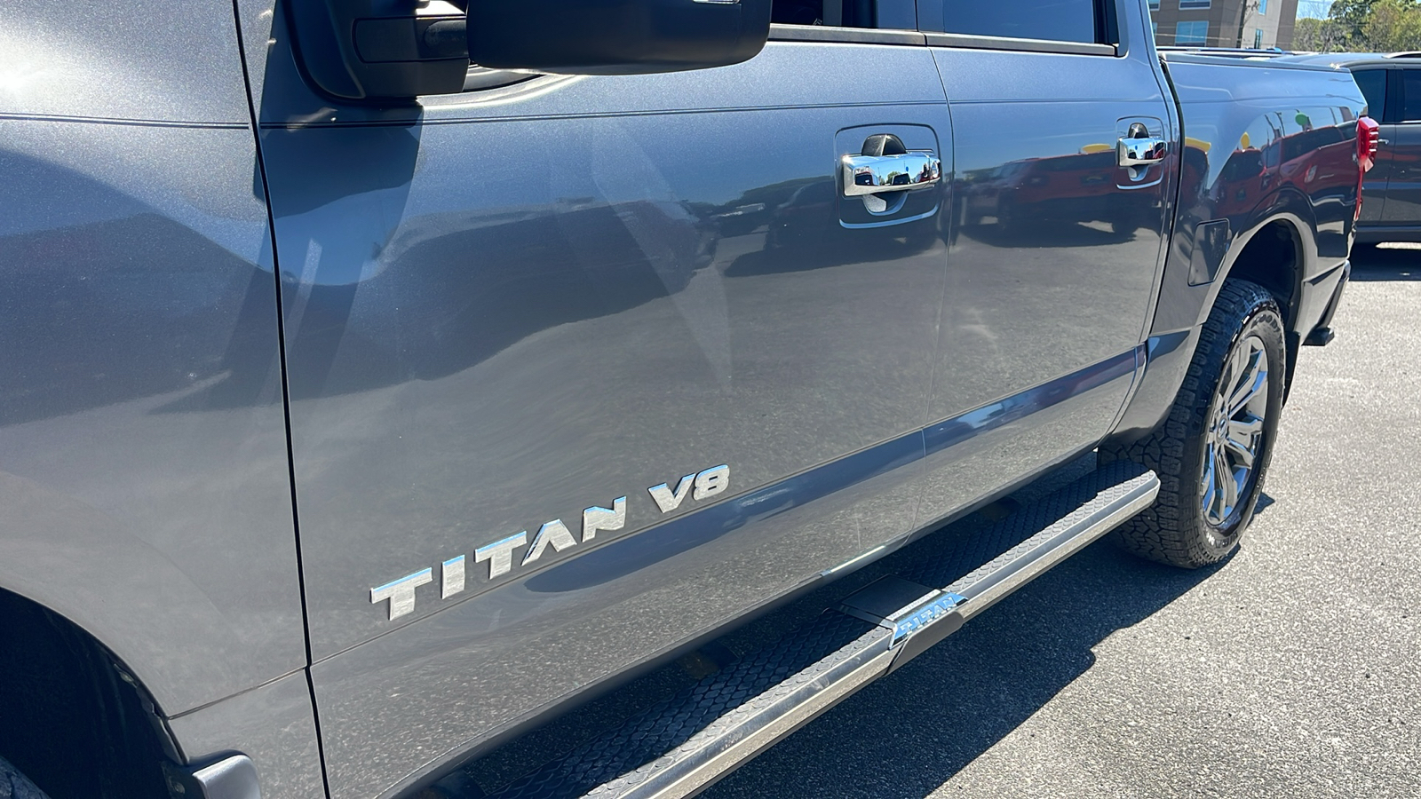 2019 Nissan Titan SL 13