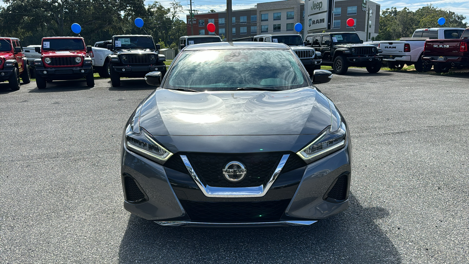 2021 Nissan Maxima SV 10