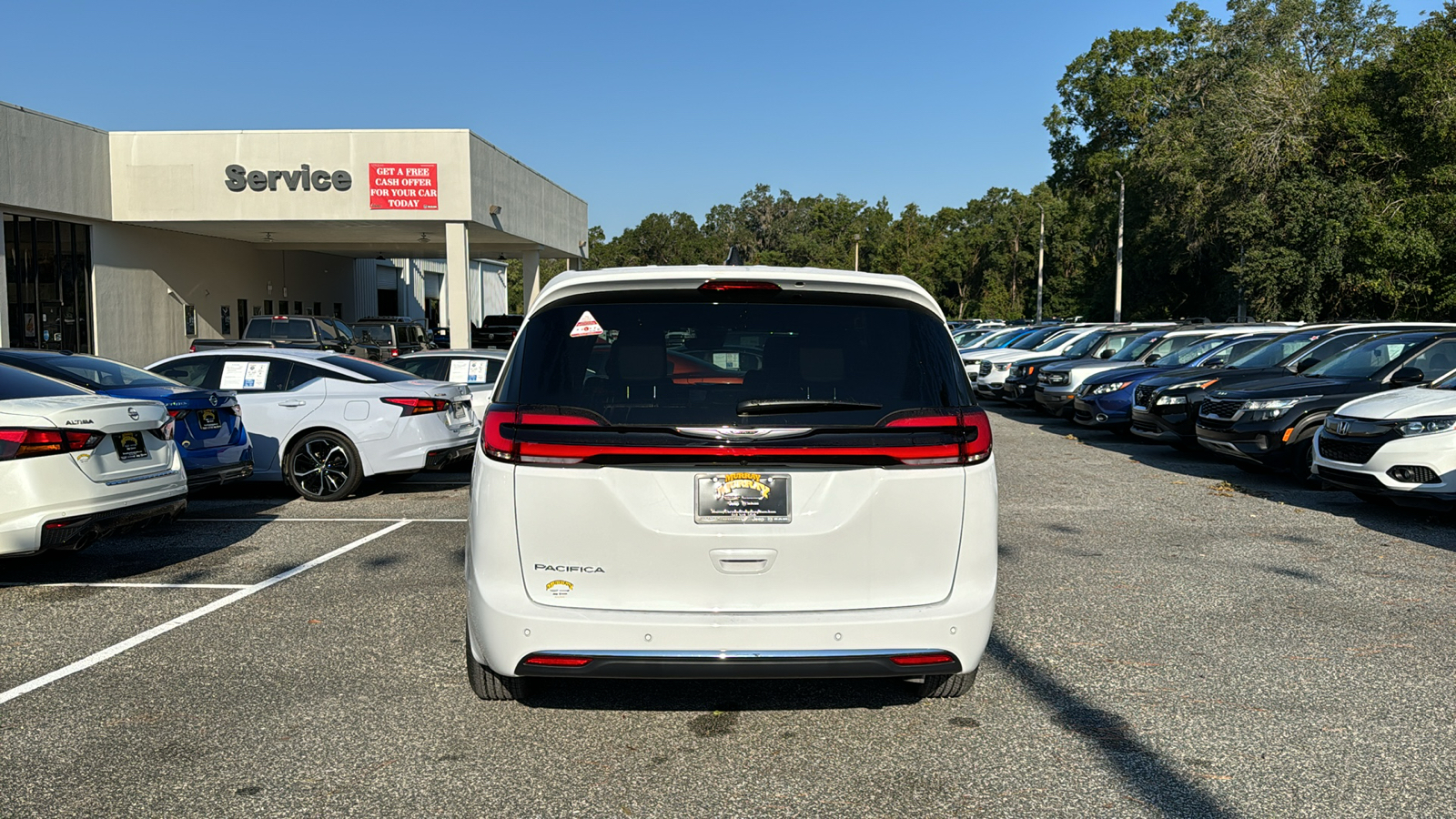 2025 Chrysler Pacifica Select 3