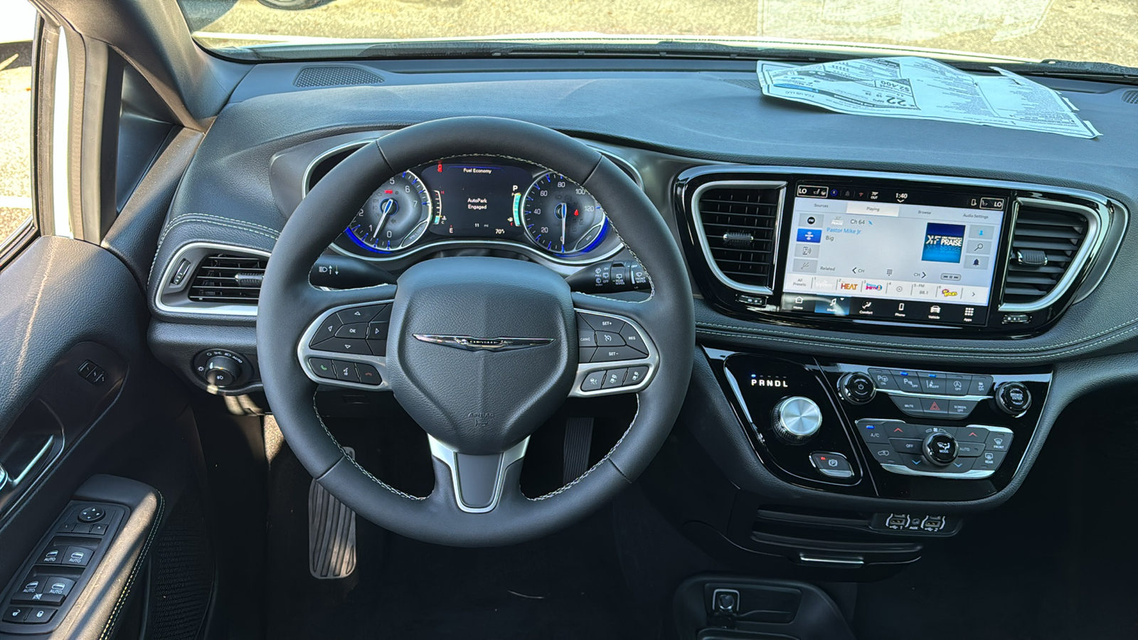 2025 Chrysler Pacifica Select 17