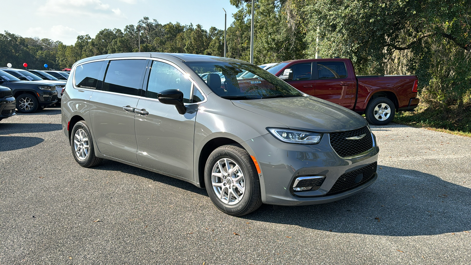 2025 Chrysler Pacifica  14