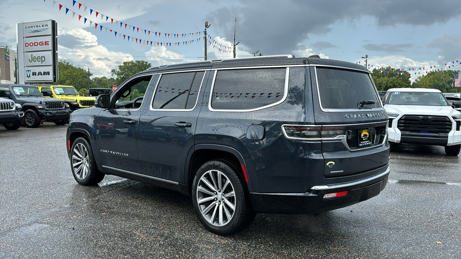 2023 Jeep Grand Wagoneer Series II 3