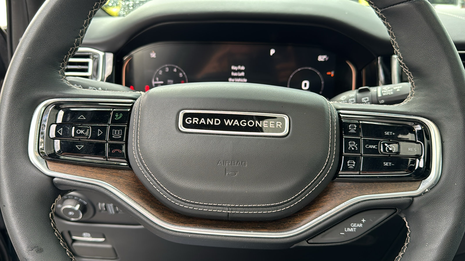 2023 Jeep Grand Wagoneer Series II 25