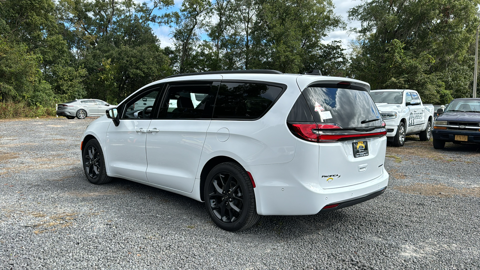 2025 Chrysler Pacifica Limited 3