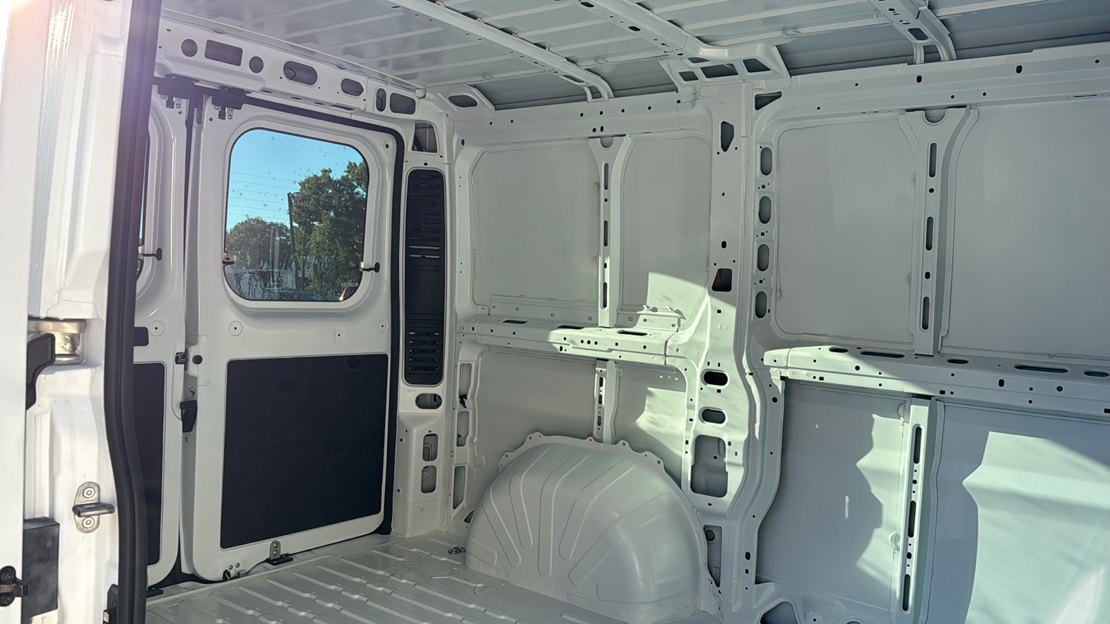 2025 Ram ProMaster 1500 Low Roof 11