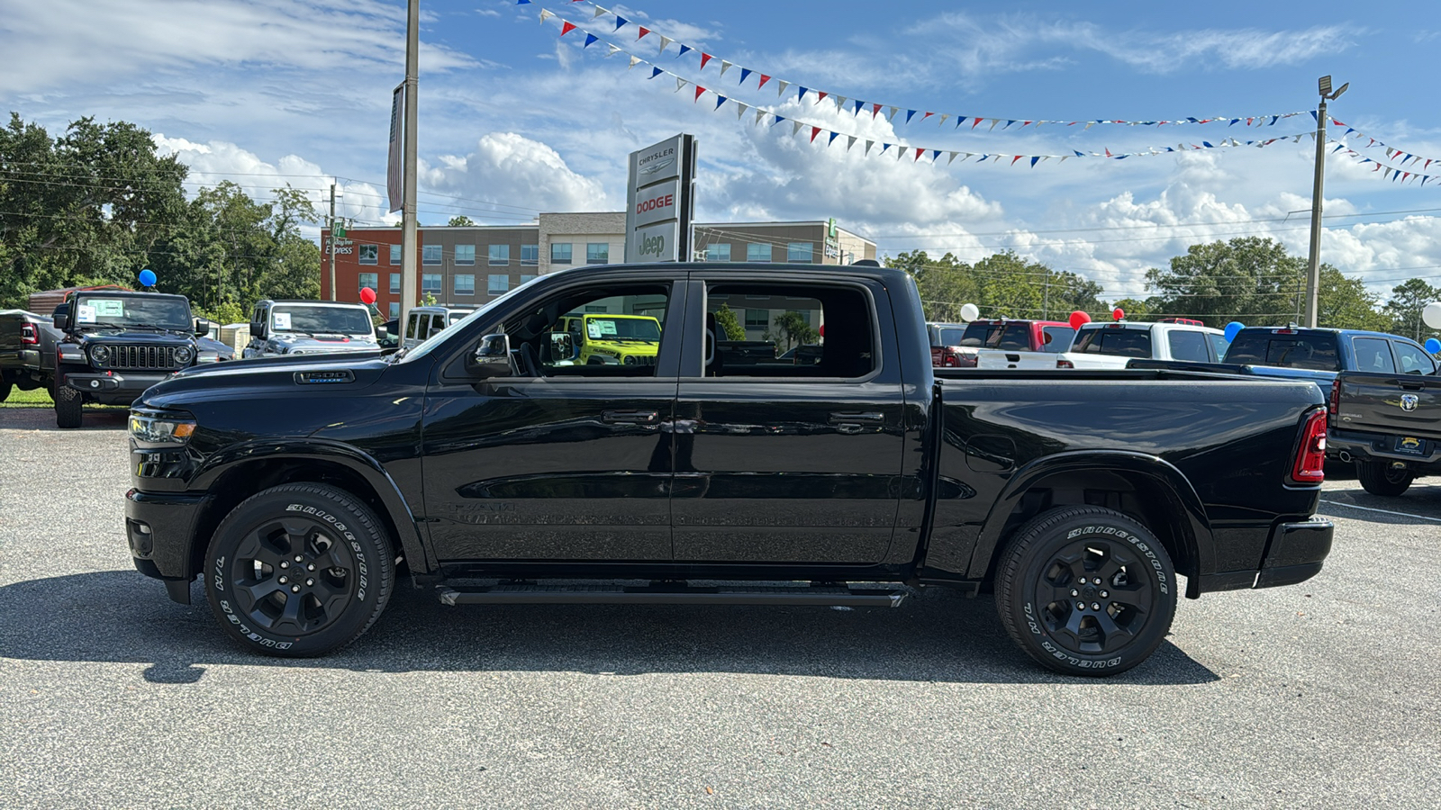 2025 Ram 1500 Big Horn/Lone Star 2