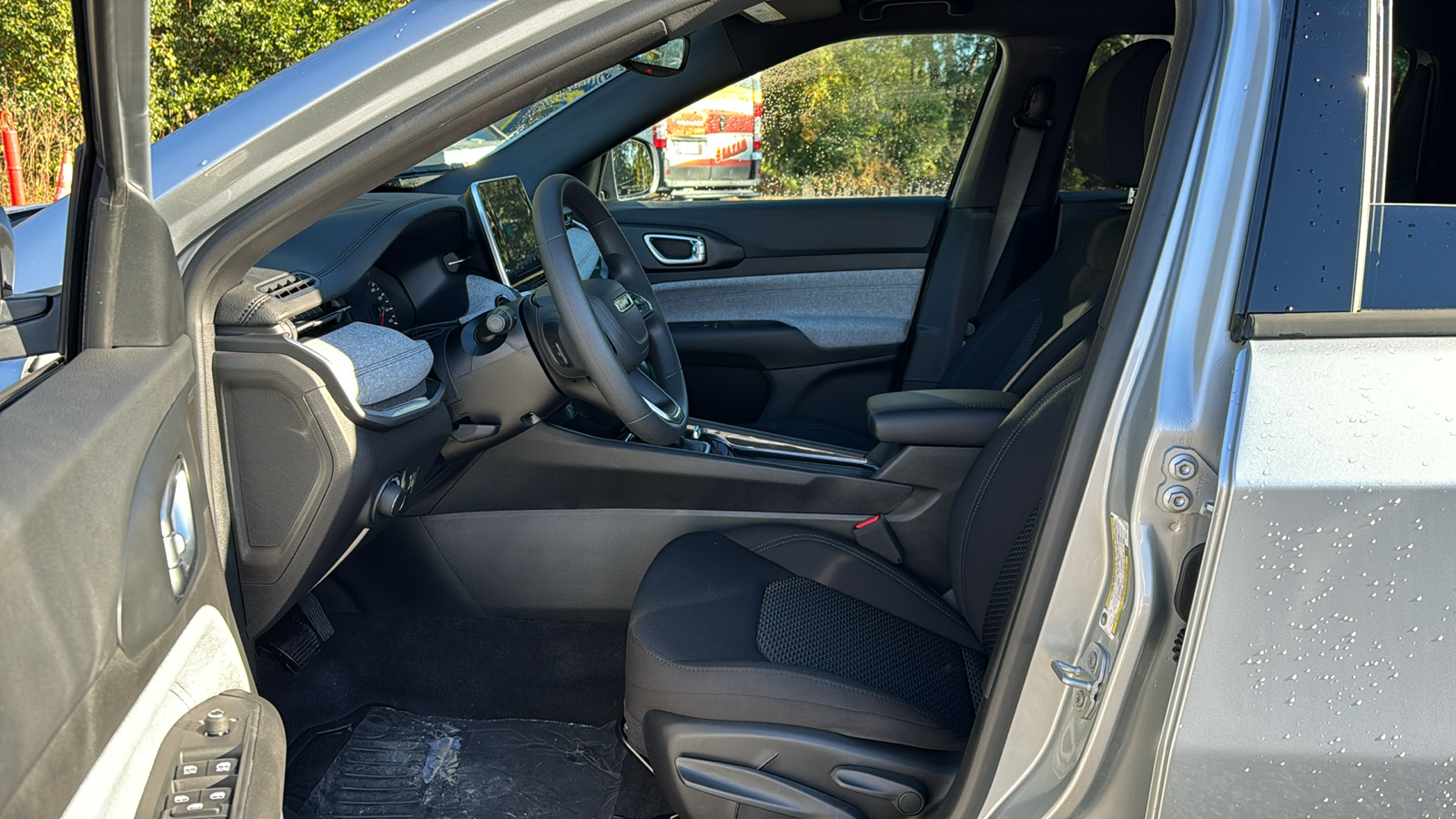 2025 Jeep Compass Sport 14