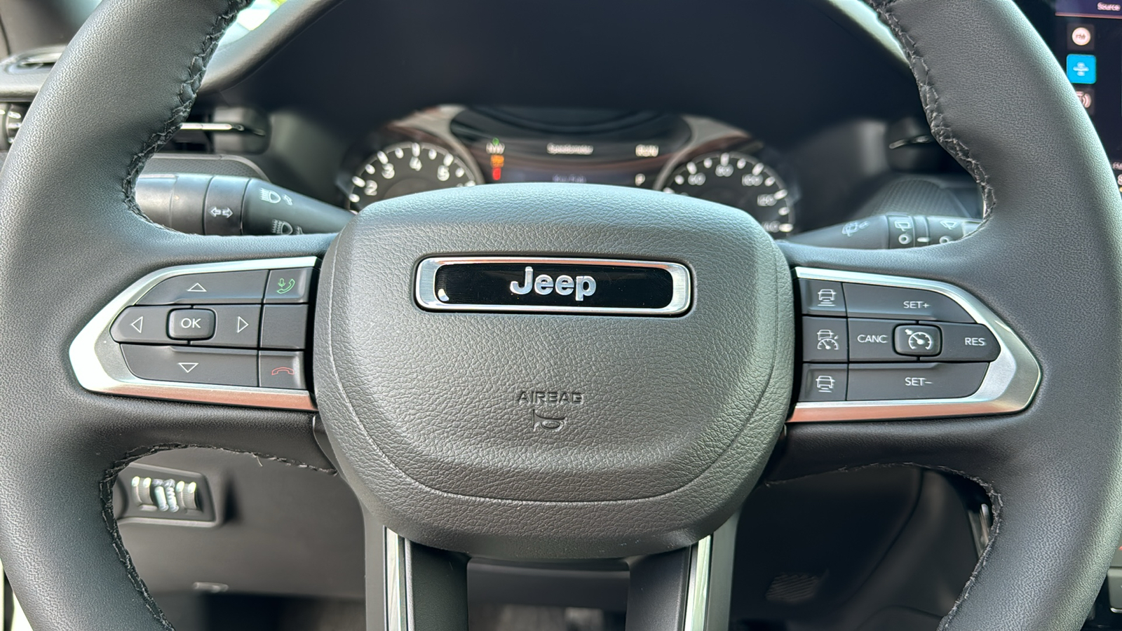 2025 Jeep Compass Latitude 22