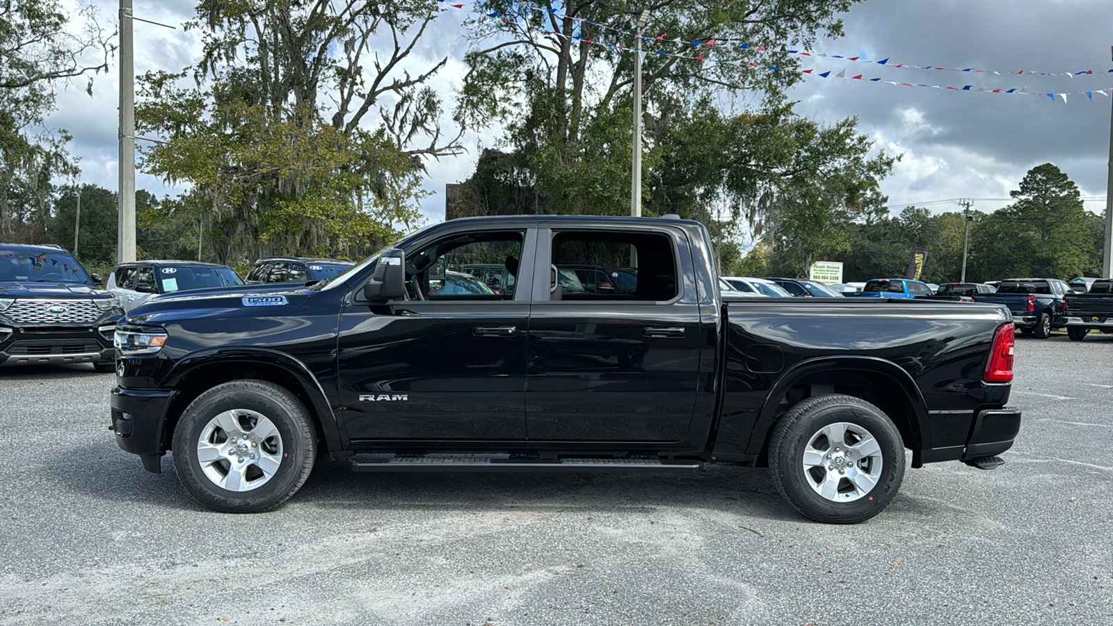 2025 Ram 1500 Big Horn/Lone Star 2