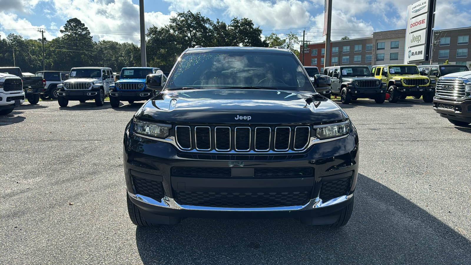 2024 Jeep Grand Cherokee L Laredo 15