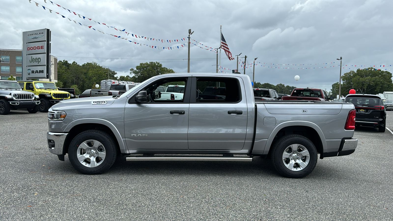 2025 Ram 1500 Big Horn/Lone Star 2