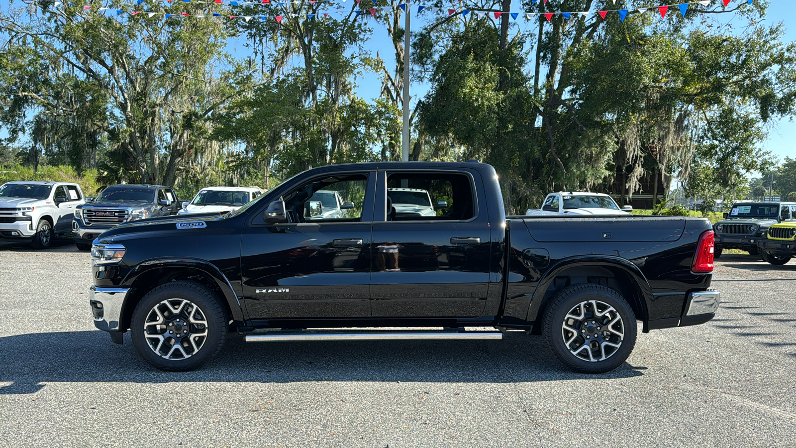 2025 Ram 1500 Big Horn/Lone Star 2