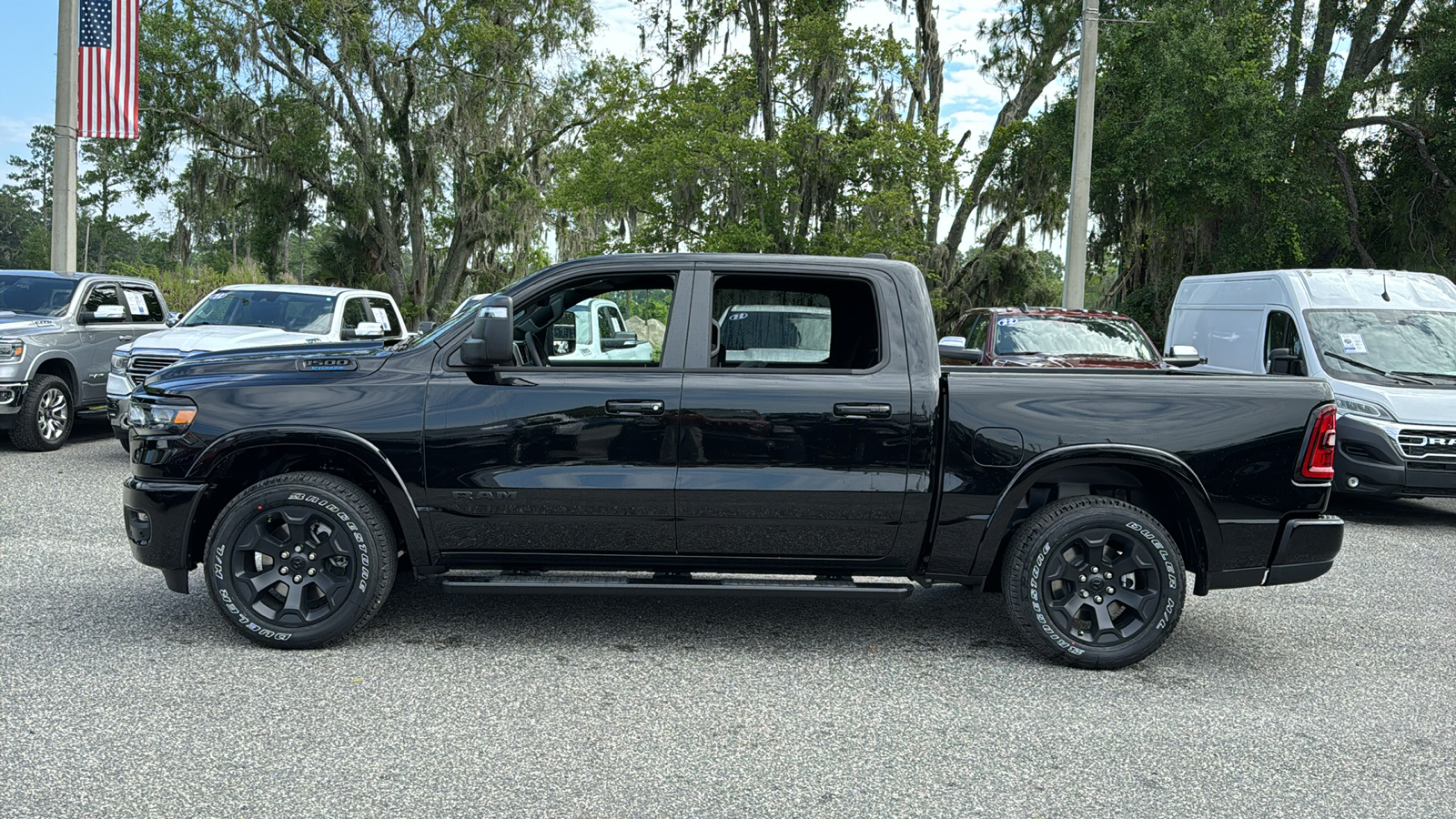 2025 Ram 1500 Big Horn/Lone Star 2