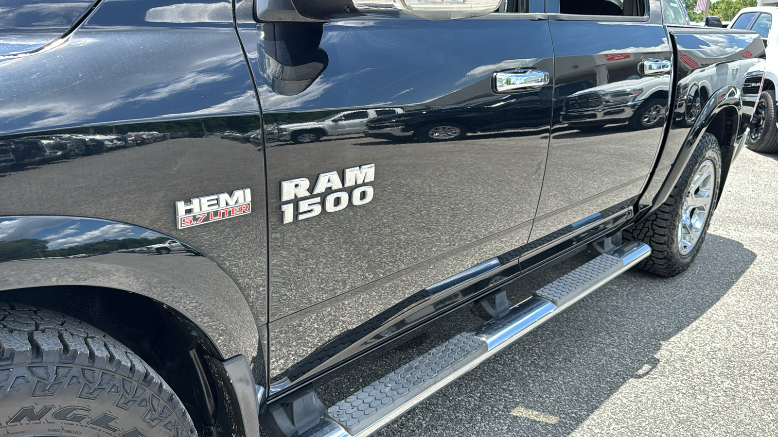 2015 Ram 1500 Laramie 14