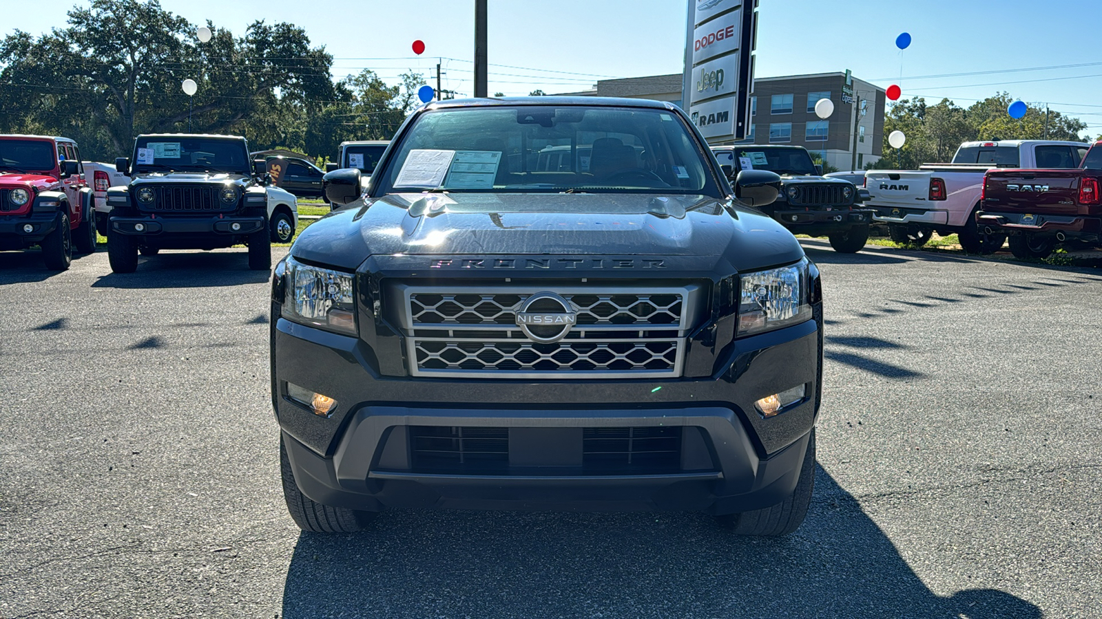 2022 Nissan Frontier SV 11