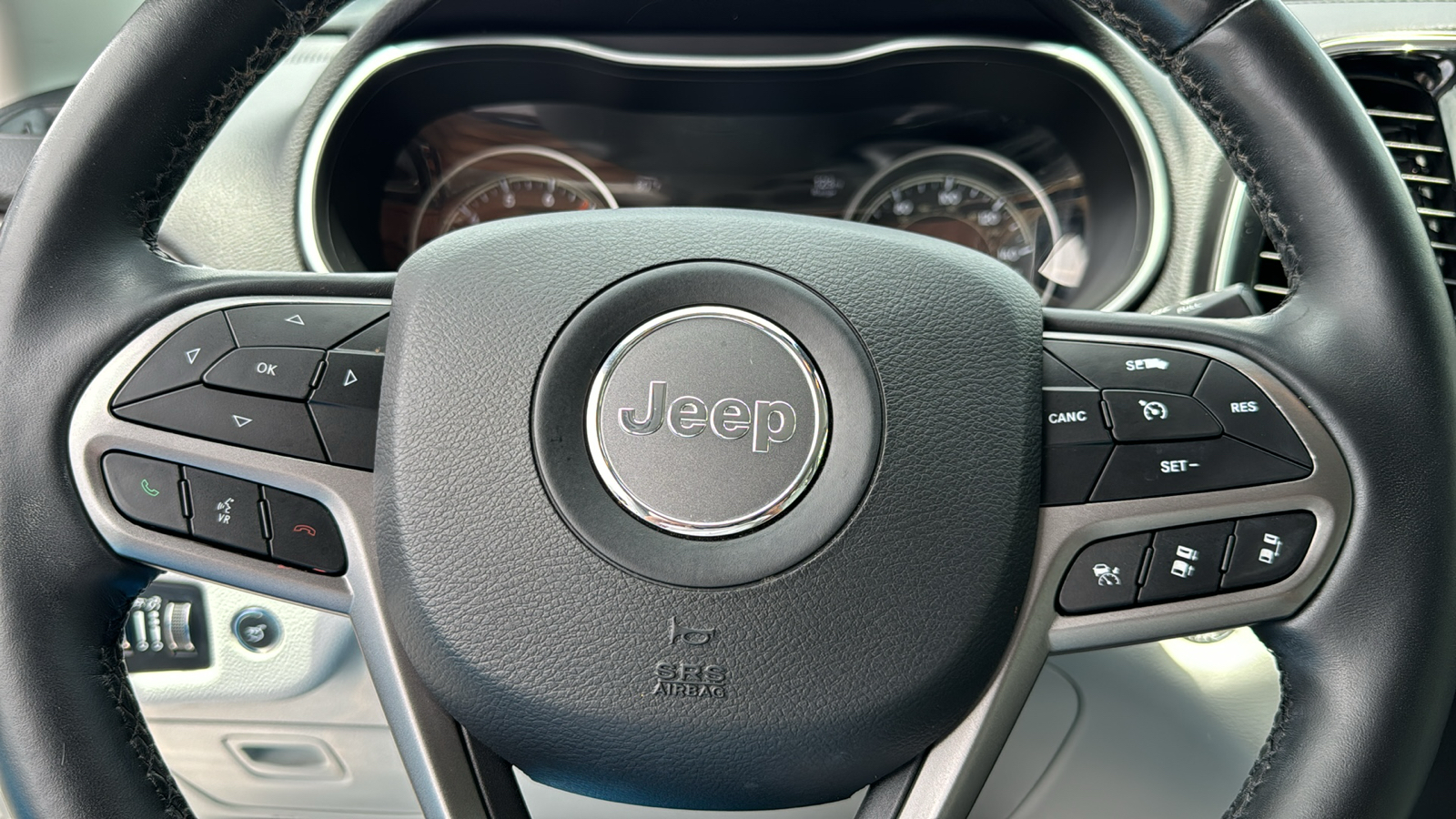 2020 Jeep Cherokee Limited 19