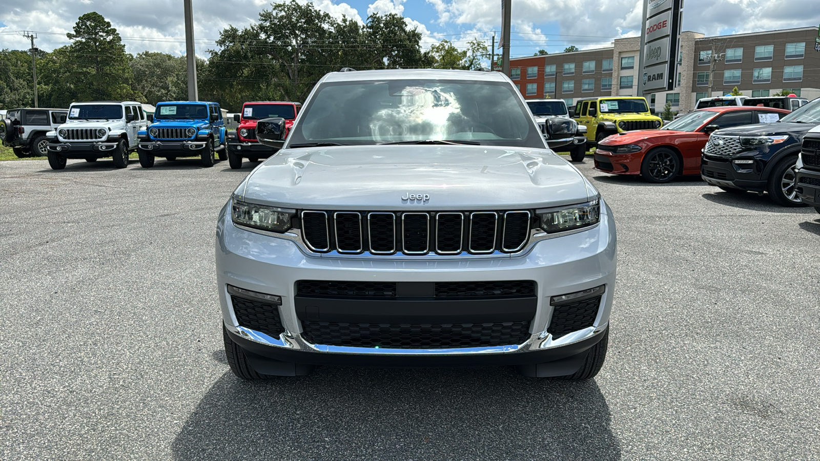 2024 Jeep Grand Cherokee L Limited 14