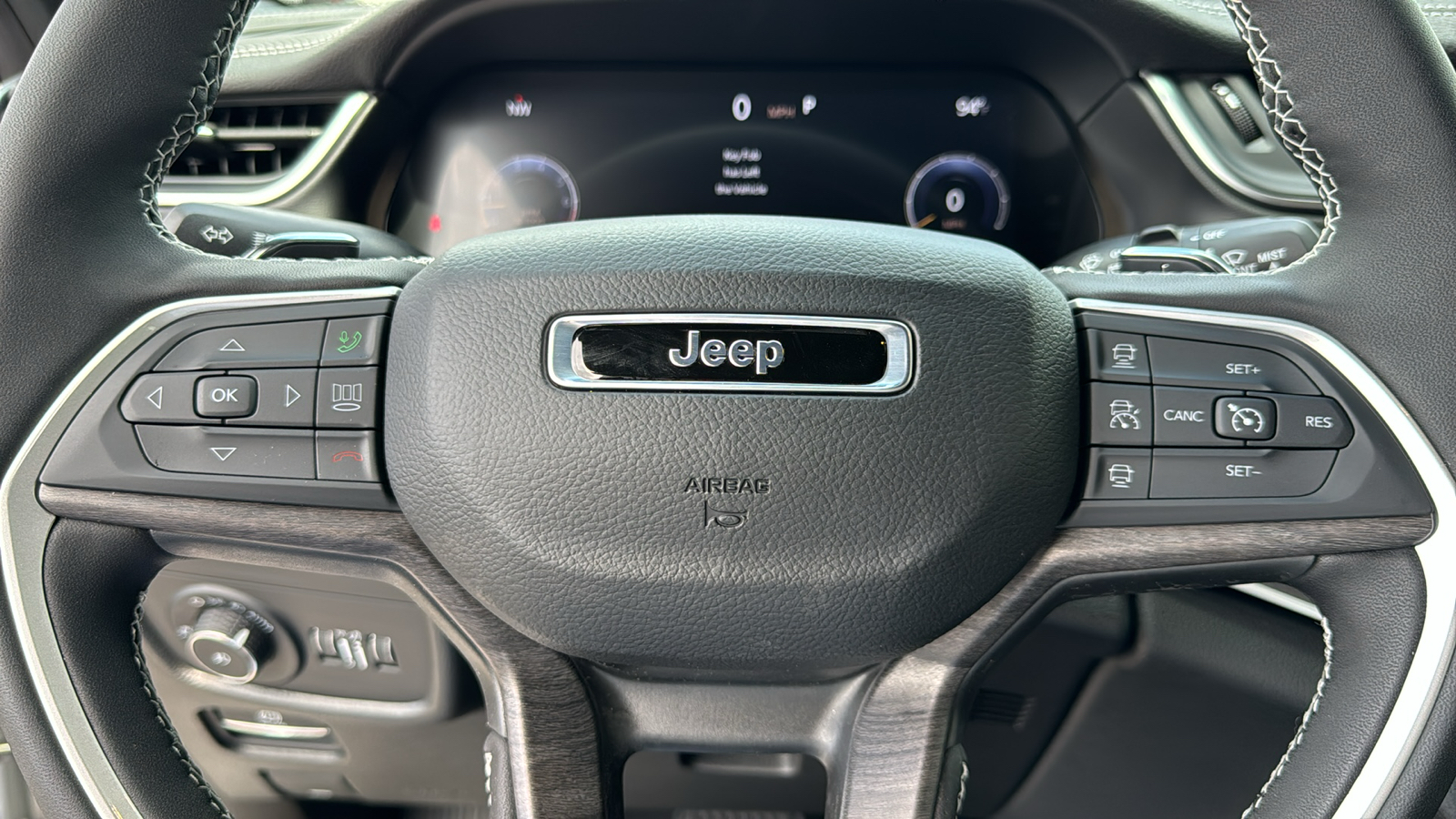 2024 Jeep Grand Cherokee L Limited 23