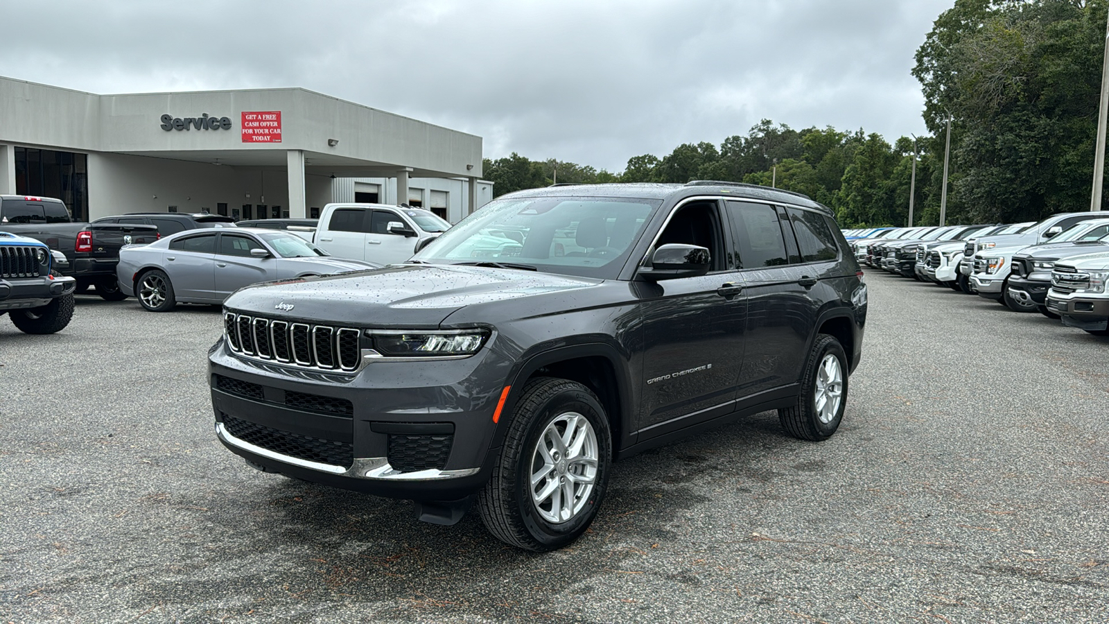 2024 Jeep Grand Cherokee L Laredo 1