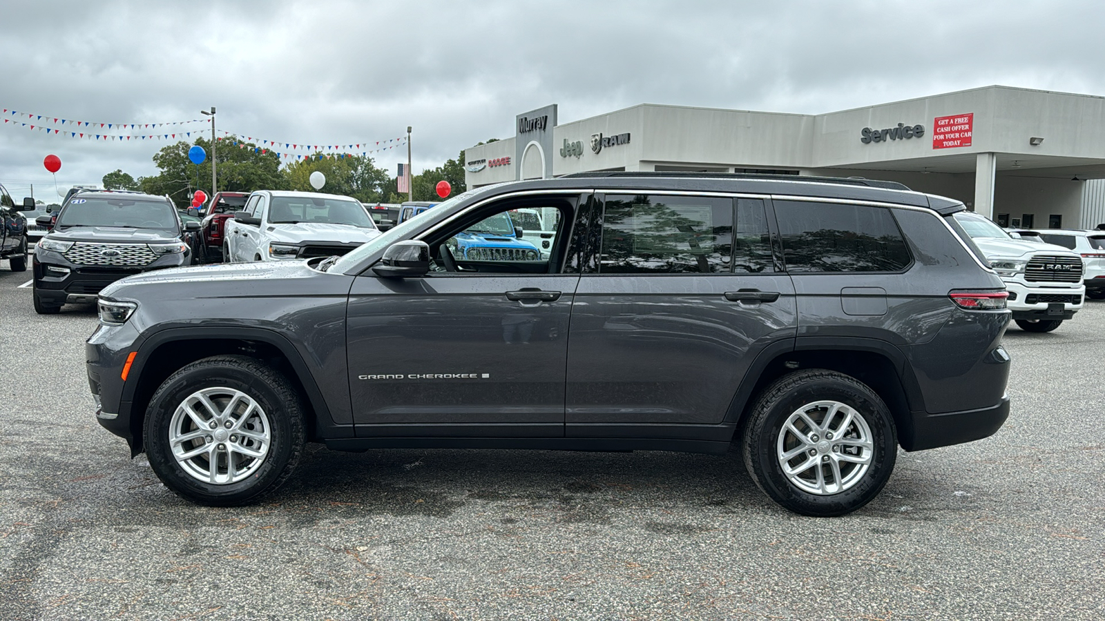 2024 Jeep Grand Cherokee L Laredo 2