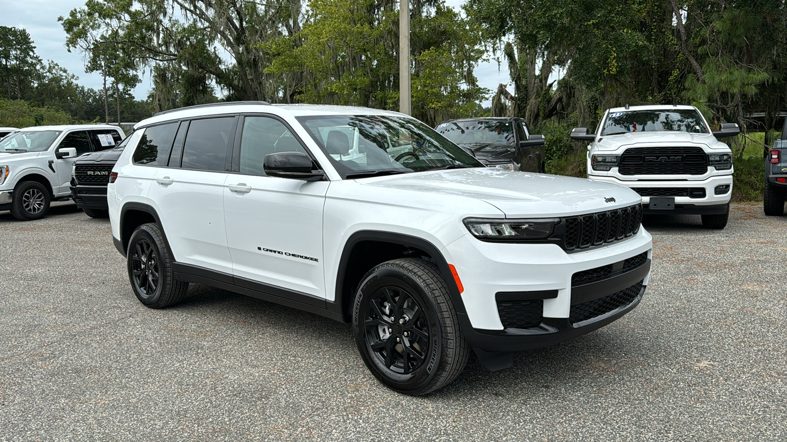 2024 Jeep Grand Cherokee L Altitude 13