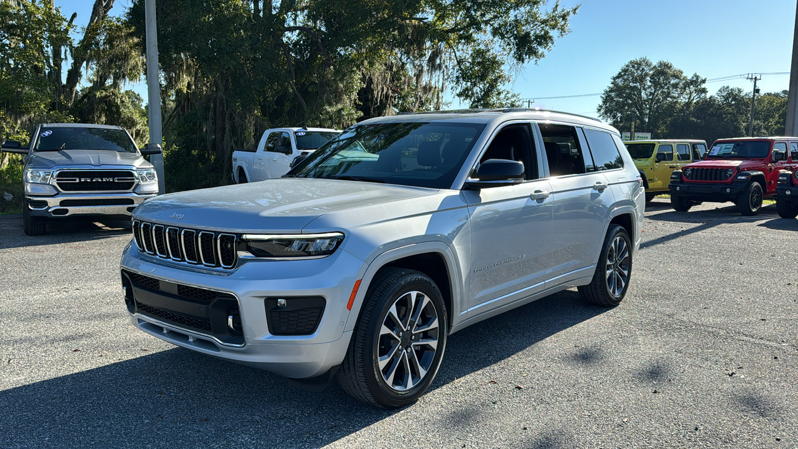 2024 Jeep Grand Cherokee L Overland 1