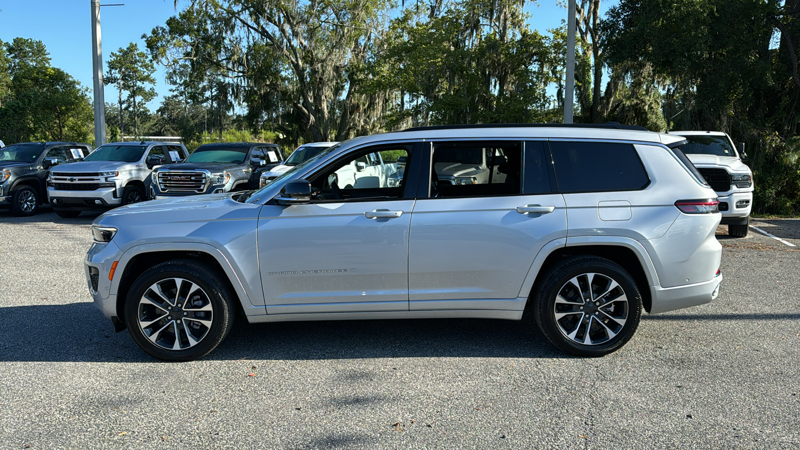 2024 Jeep Grand Cherokee L Overland 2