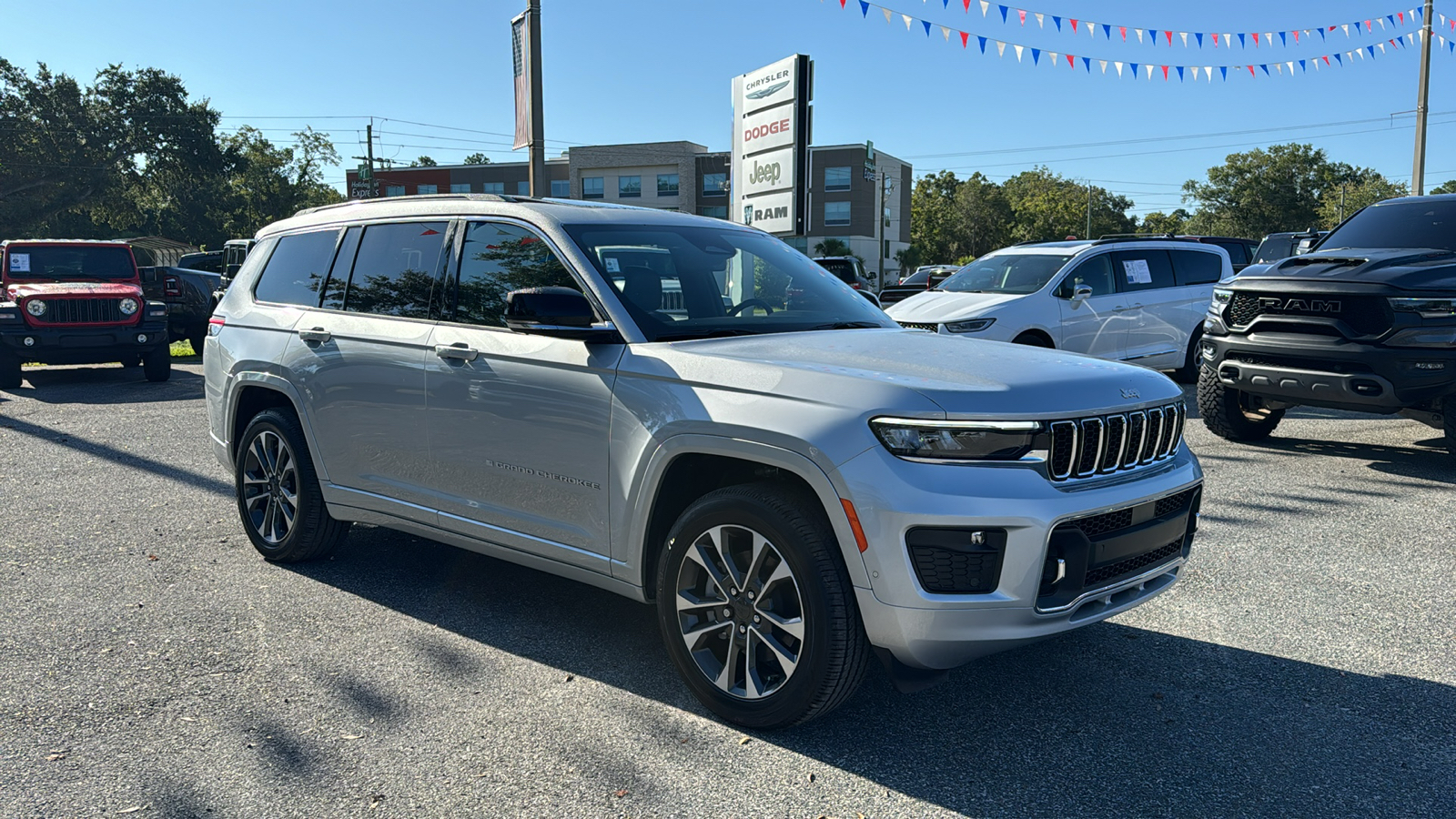 2024 Jeep Grand Cherokee L Overland 14