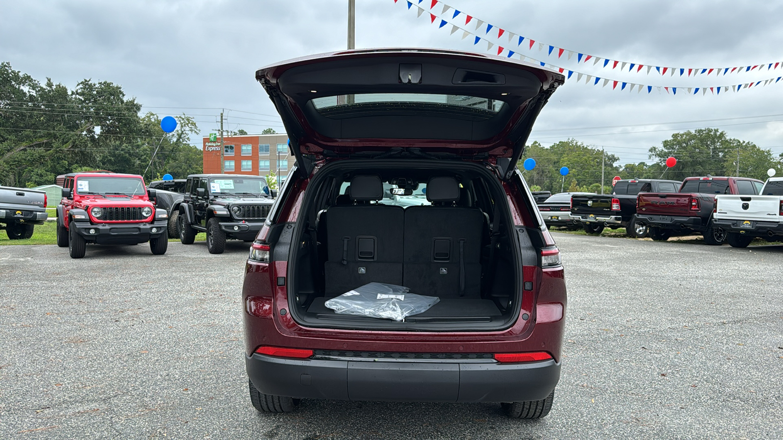 2024 Jeep Grand Cherokee L Altitude 7