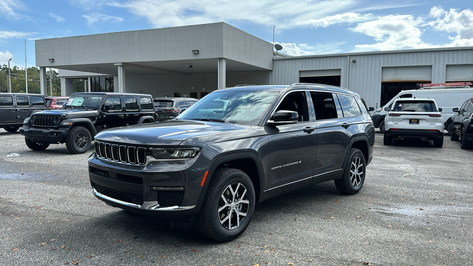 2025 Jeep Grand Cherokee L Limited 1