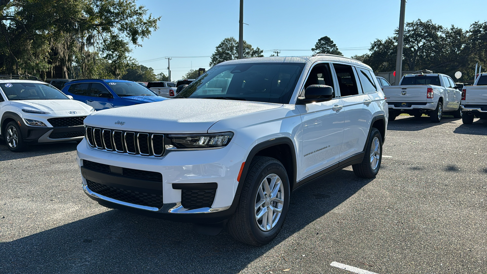 2025 Jeep Grand Cherokee L Laredo 1