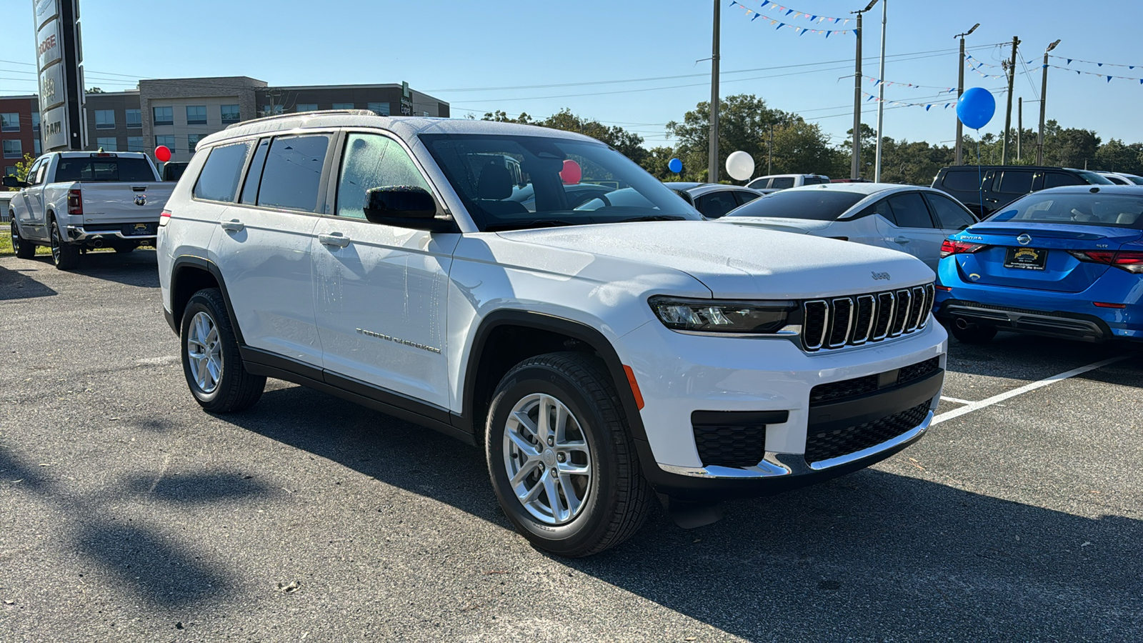 2025 Jeep Grand Cherokee L Laredo 13