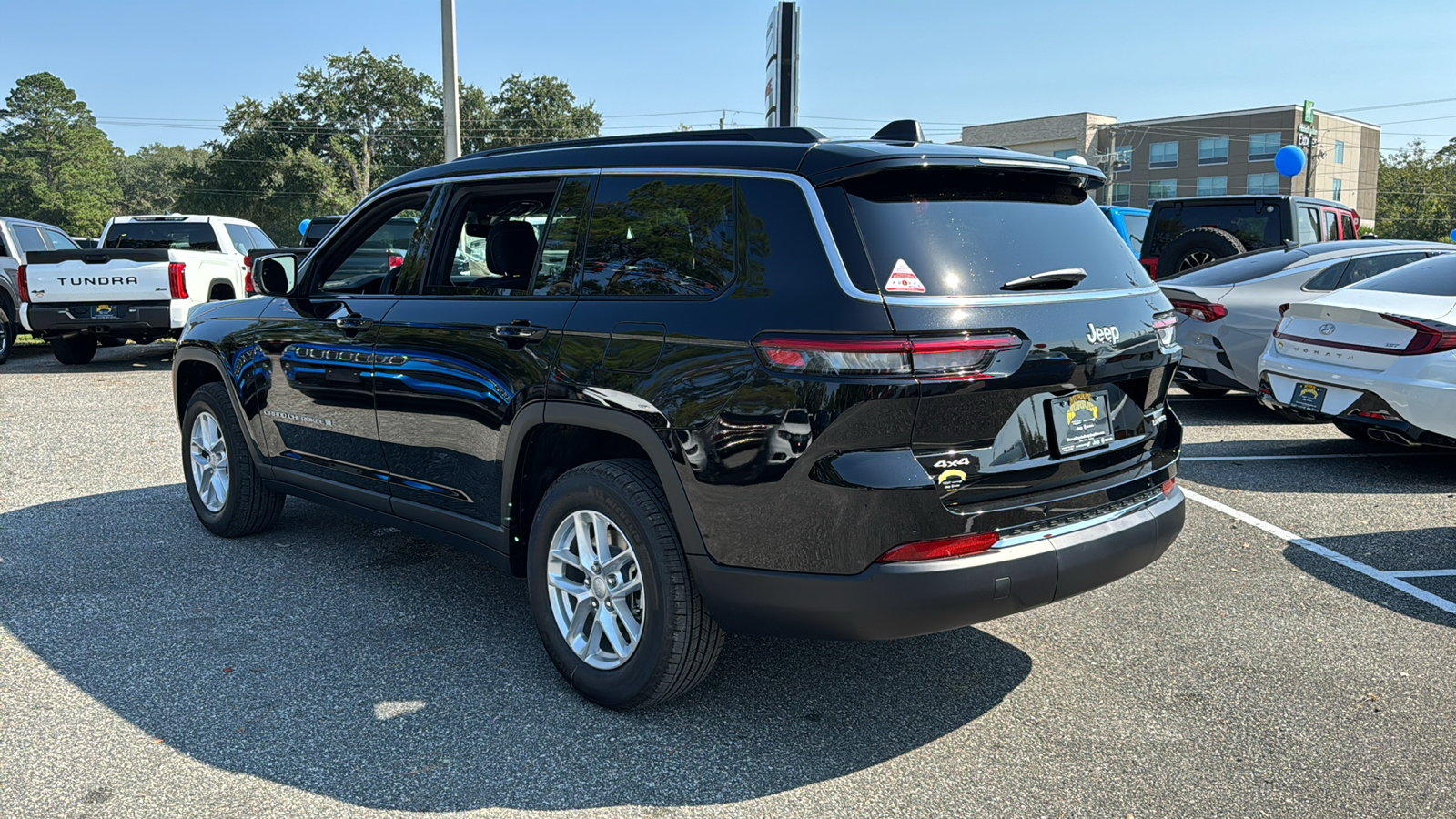 2025 Jeep Grand Cherokee L Laredo 3