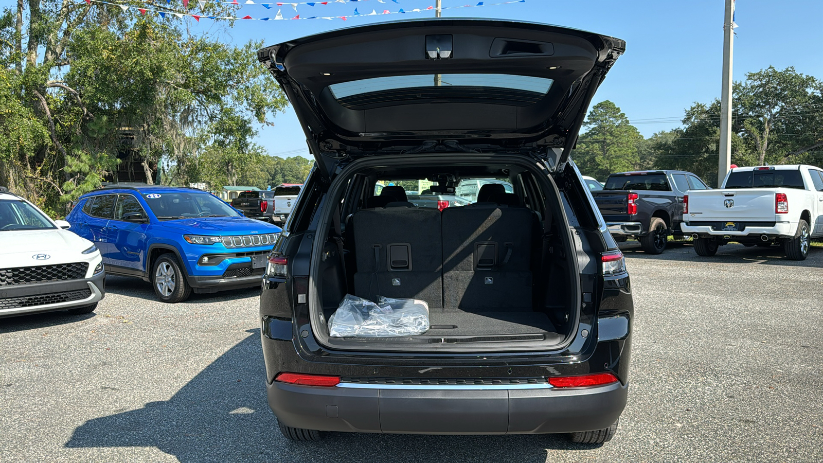 2025 Jeep Grand Cherokee L Laredo 7