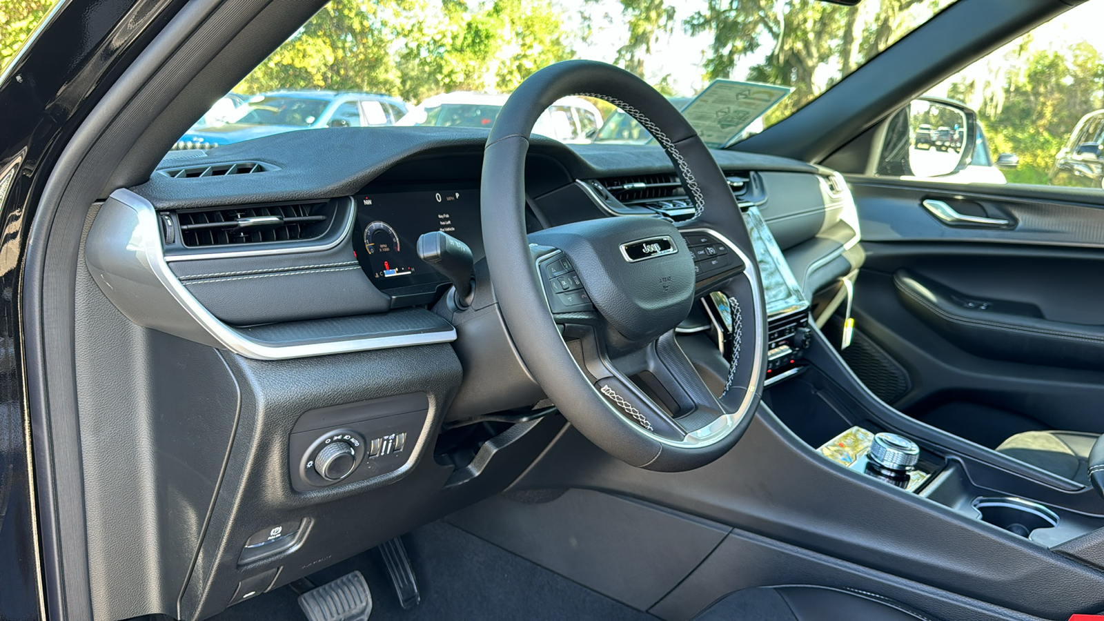 2025 Jeep Grand Cherokee L Altitude X 36