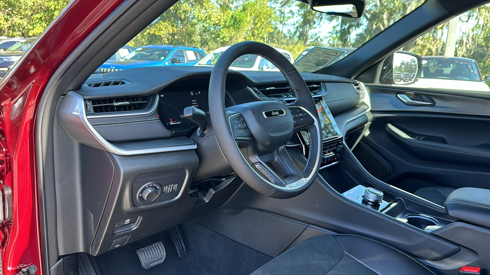 2025 Jeep Grand Cherokee L Altitude X 37