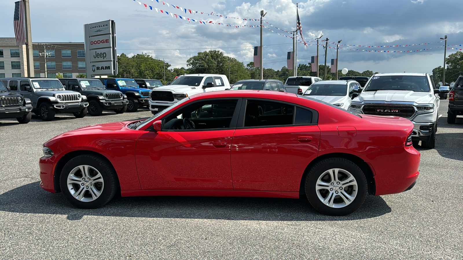 2019 Dodge Charger SXT 2