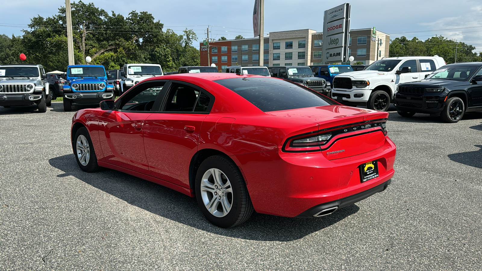 2019 Dodge Charger SXT 3