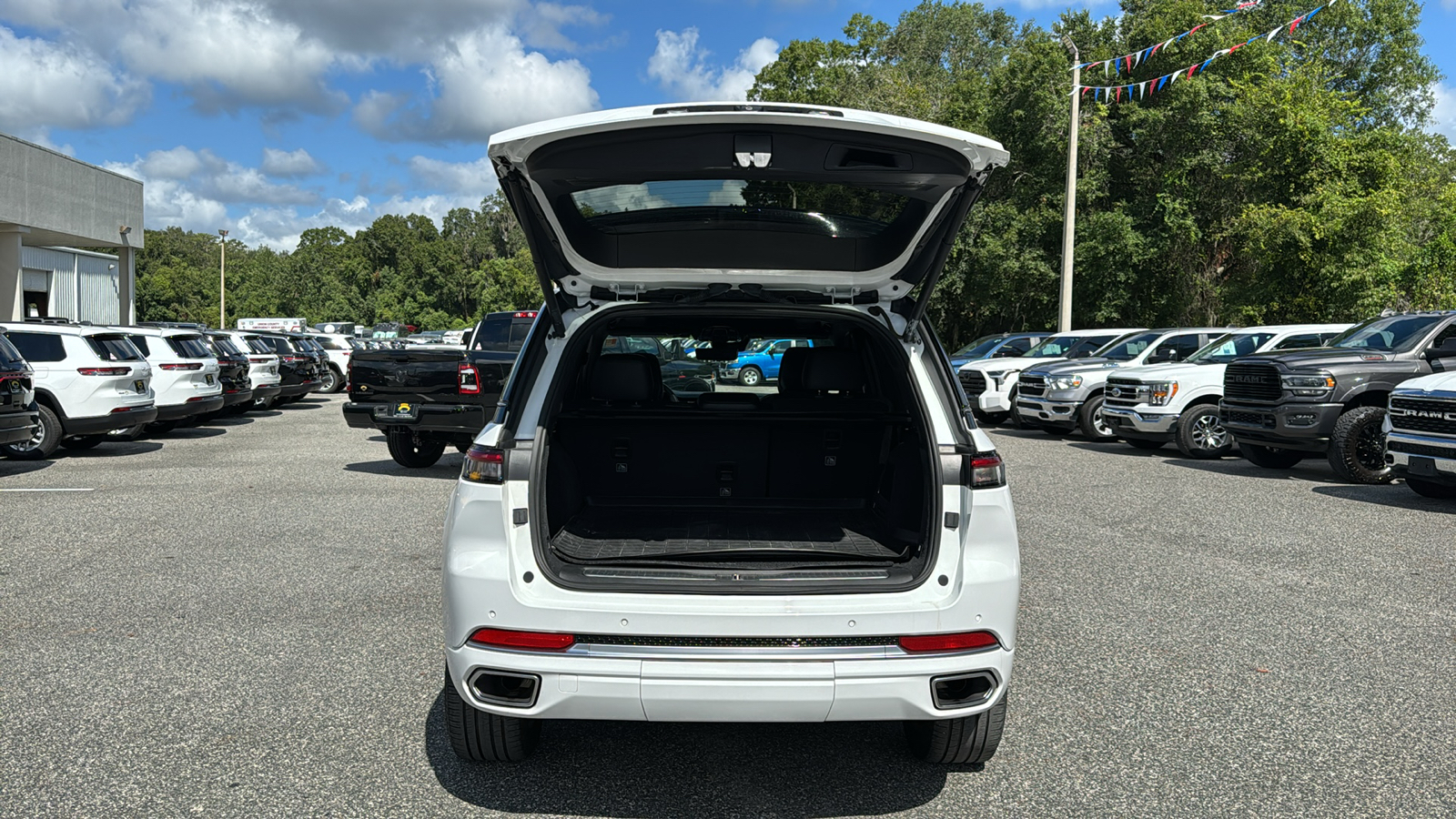 2023 Jeep Grand Cherokee Summit 4