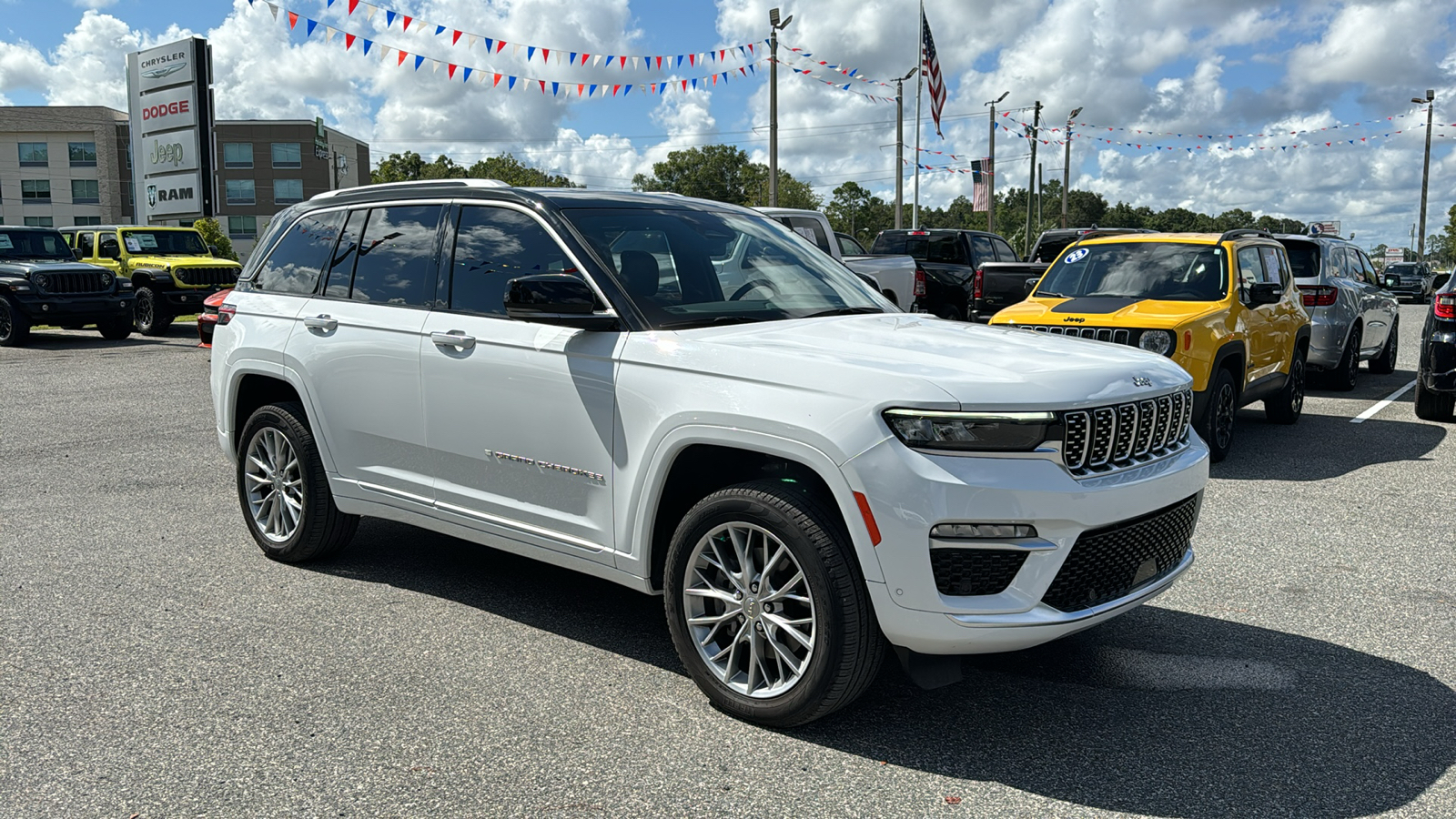 2023 Jeep Grand Cherokee Summit 11