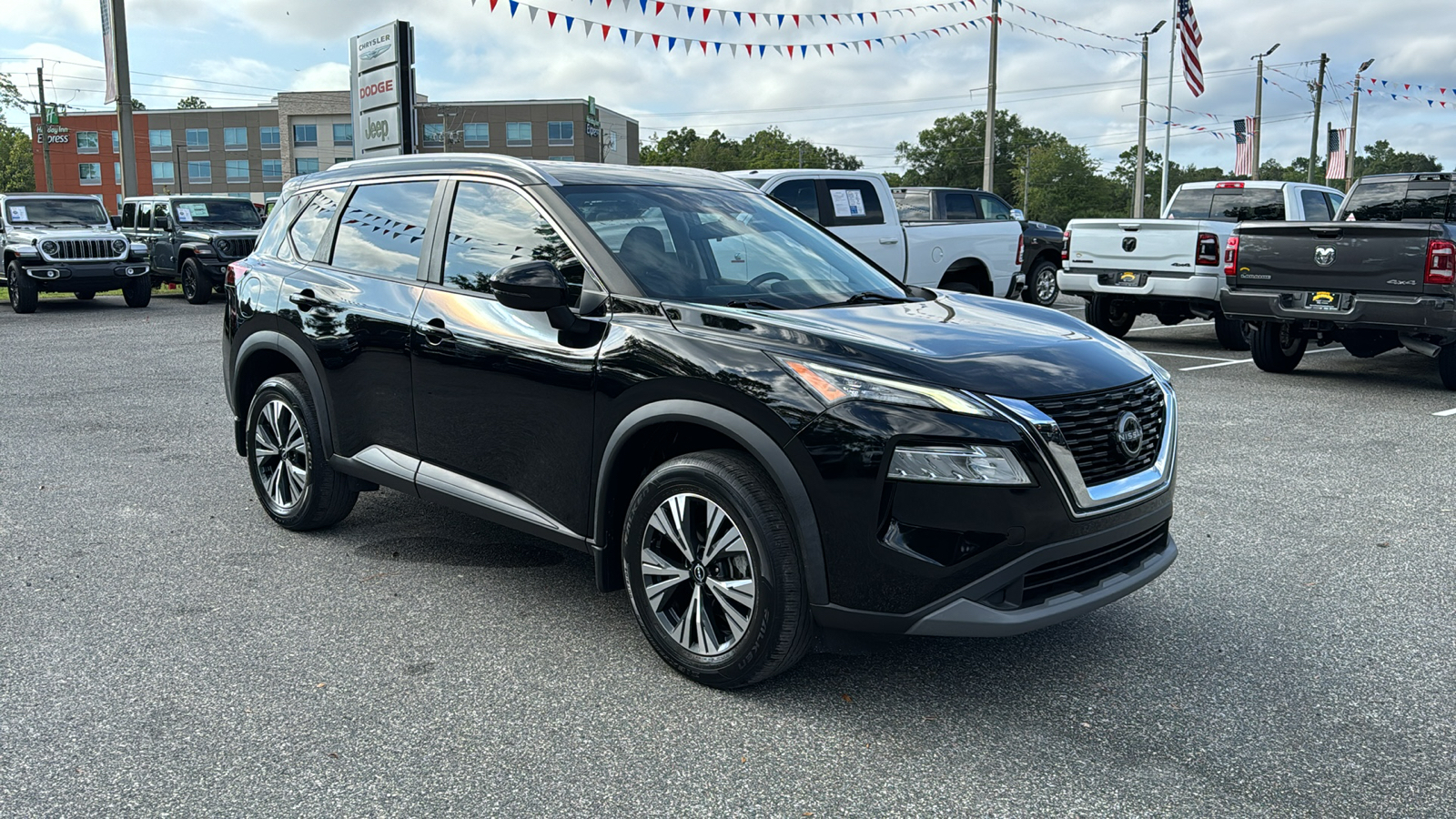 2022 Nissan Rogue SV 12