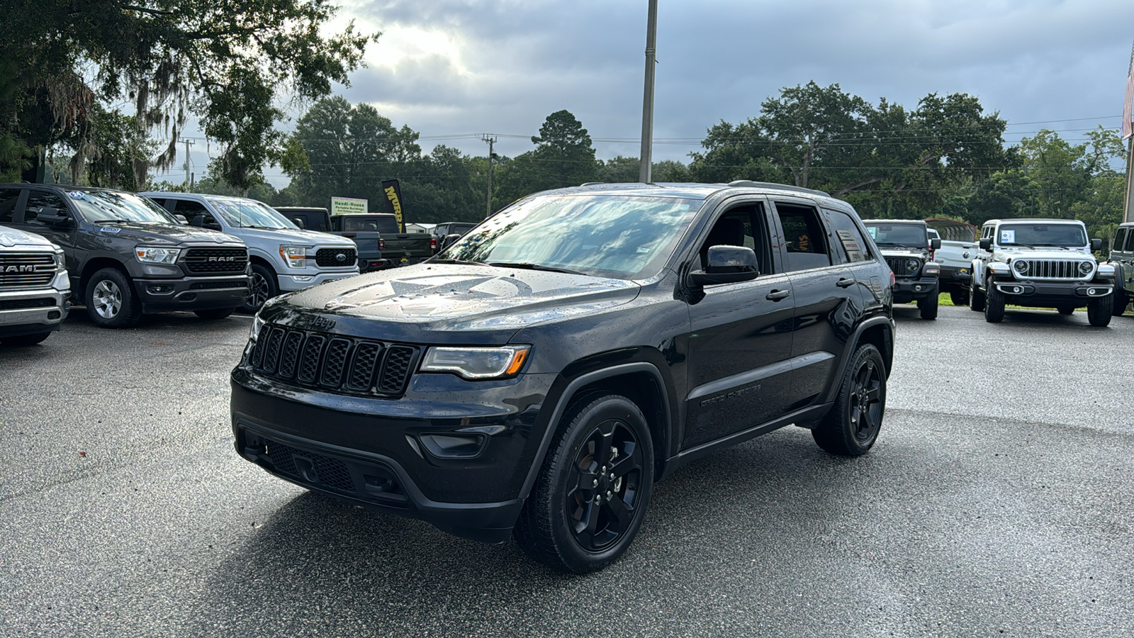 2021 Jeep Grand Cherokee Freedom Edition 1