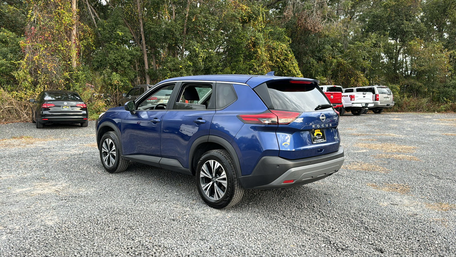 2023 Nissan Rogue SV 3