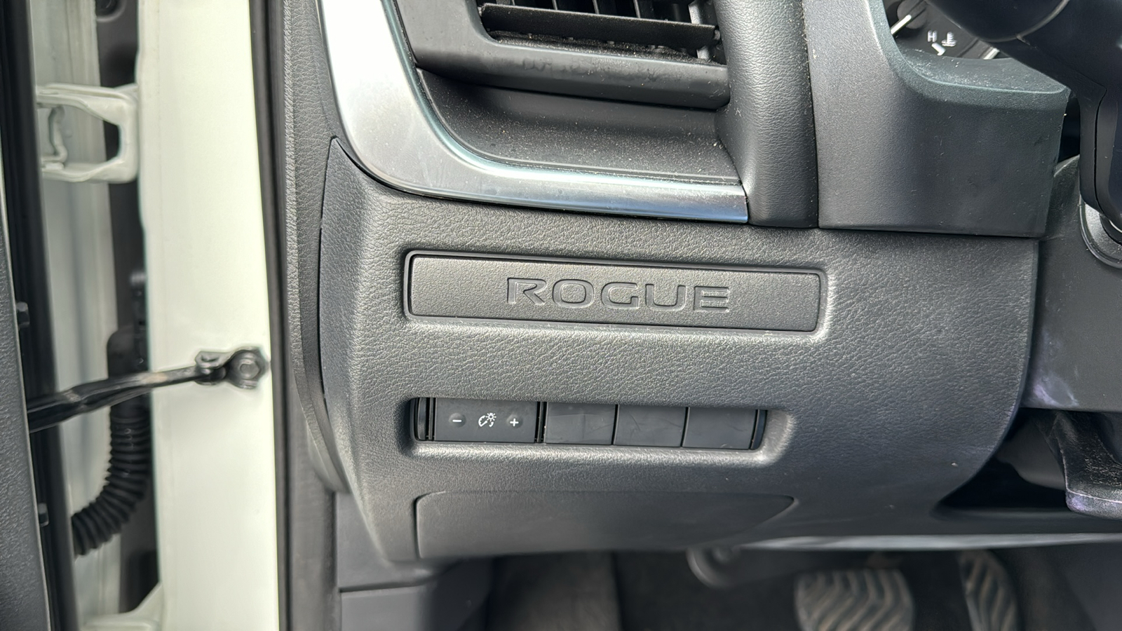 2021 Nissan Rogue S 18