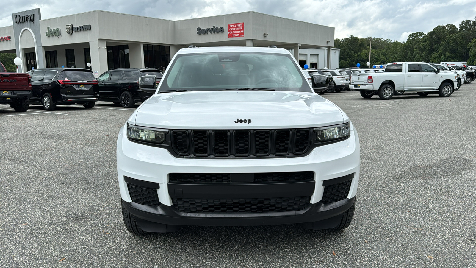 2023 Jeep Grand Cherokee L Laredo 13