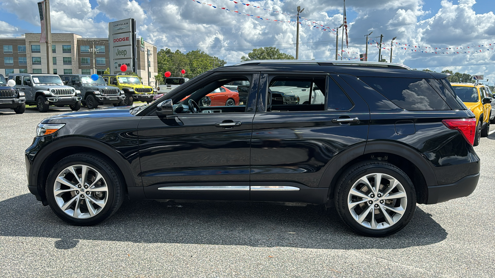 2021 Ford Explorer Platinum 2